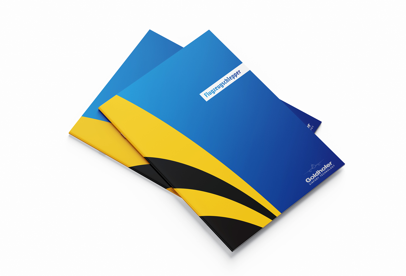 Zwei blaue Hefte mit auffälligen gelben und schwarzen geschwungenen Streifen auf den Deckeln sind übereinander gestapelt. Auf dem oberen Heft steht in weißer und blauer Schrift "Pflegehelfer", auf beiden ist das Goldhofer-Logo neben Geithe & Ußner Hygienefachhandel abgebildet.