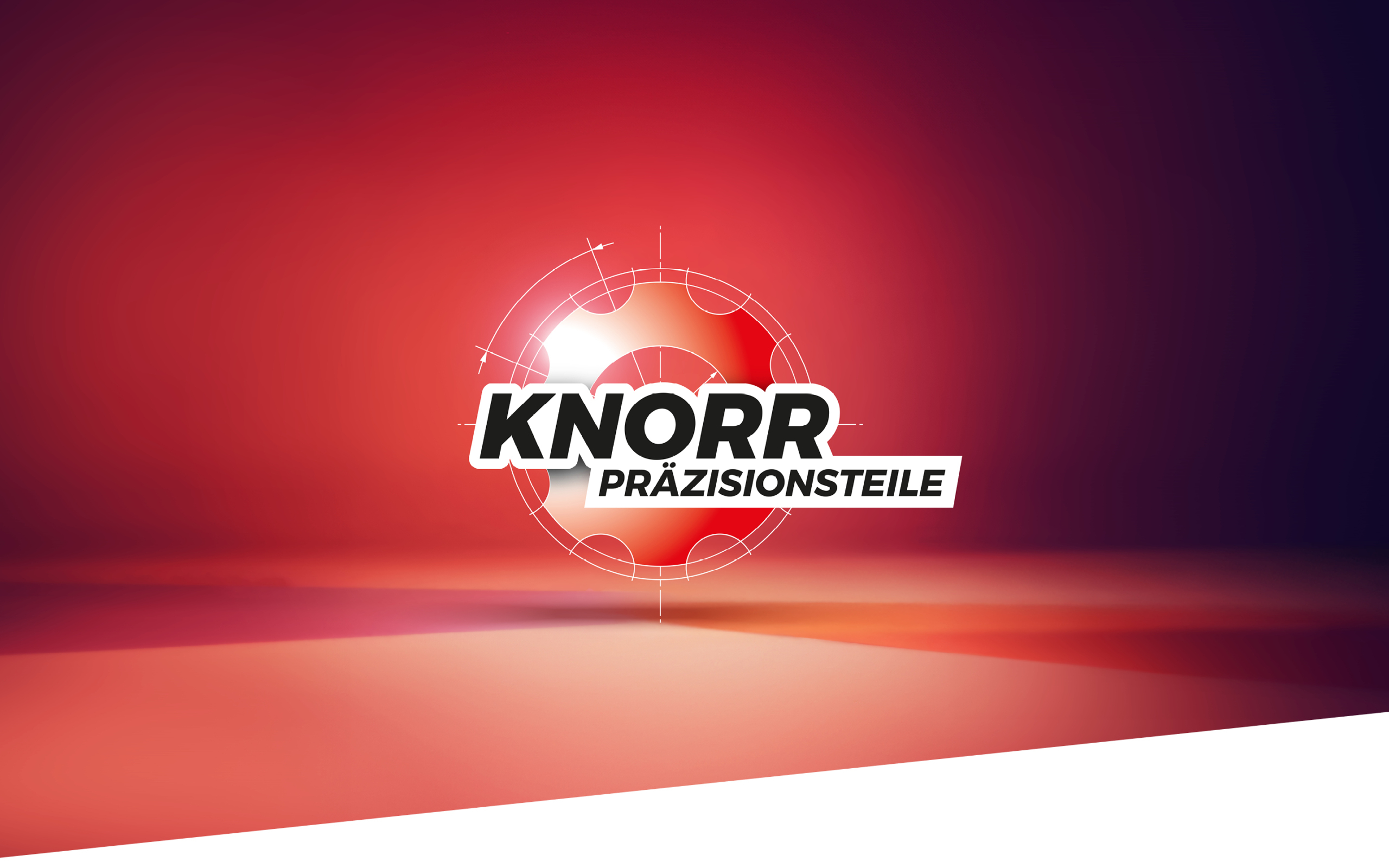 Das Bild zeigt das Logo von Knorr Präzisionsteile in fettgedruckter weißer und schwarzer Schrift, zentriert auf einem Hintergrund mit rotem und orangefarbenem Farbverlauf, mit einem technischen, kreisförmigen grafischen Design hinter dem Text, das an eine dynamische Bühnenbeleuchtung erinnert.