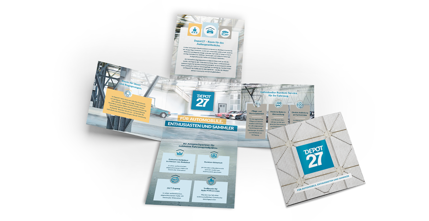 Eine ungefaltete Broschüre mit einem blauen "Depot 27"-Logo und einem Text in deutscher Sprache über Autoliebhaber und -sammler, mit Ikonen und Bildern von Autos in einer modernen Werkstattumgebung. Geometrische Designelemente sind überall sichtbar.